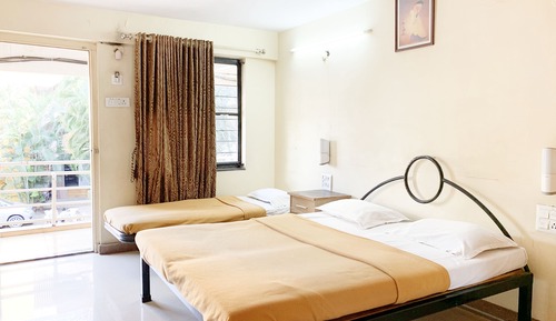 Deluxe Room (Non AC)