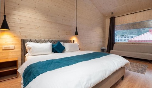 Superior Room, Mountain View