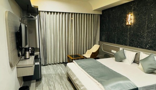 Signature Double Room, City View