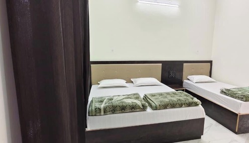 Deluxe Triple Room, Non Smoking, Private Bathroom