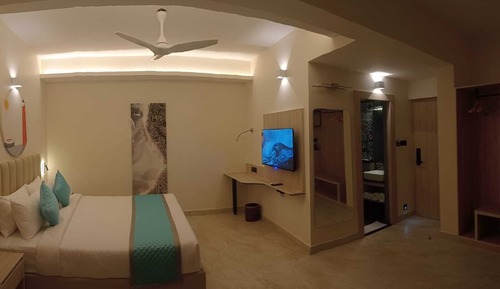 Superior Twin Room, City View