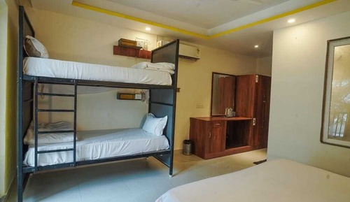 Deluxe Quadruple Room