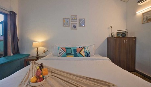 Honeymoon Room