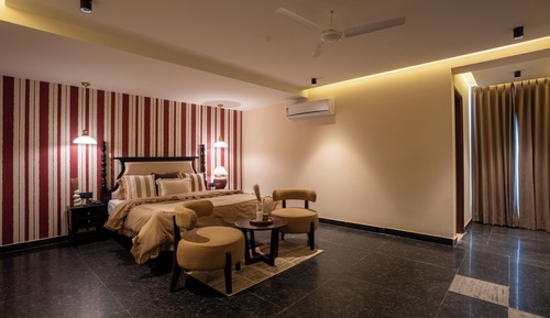 Luxury Suite, 1 King Bed, Non Smoking, Jetted Tub