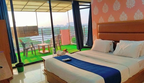 Deluxe Room, City View