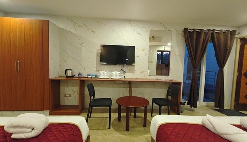 Grand Studio Suite, Pool View