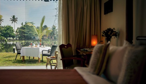 Room, Garden View