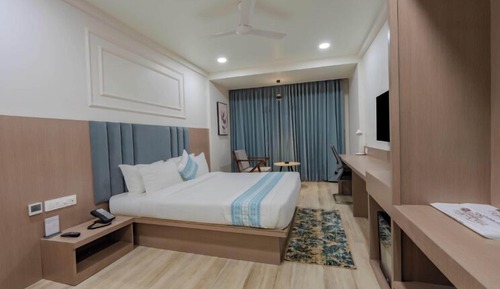 Suite, City View