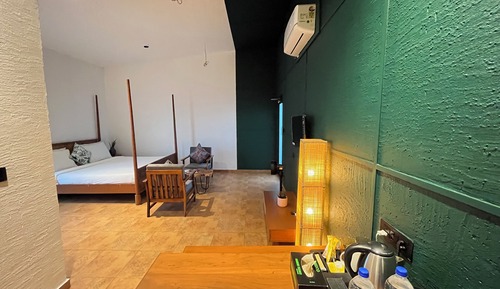 Studio Room