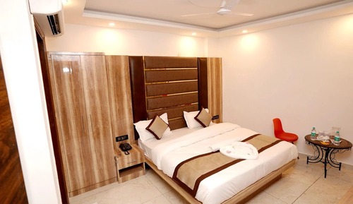 Room, 1 King Bed, City View