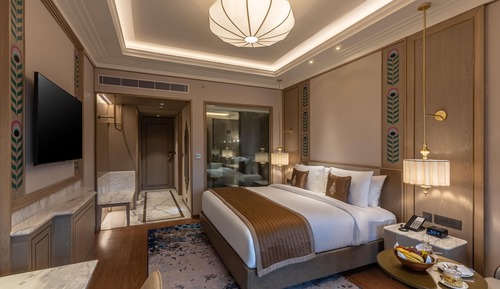 Superior Room, 1 King Bed, Pool View (Mewar)