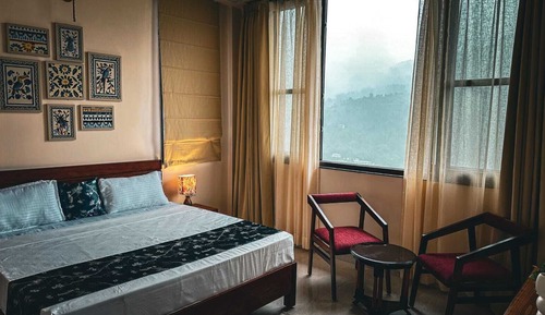 Premium Lake Facing Room