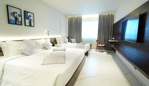Family Triple Room, City View
