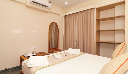 Deluxe Suite, Balcony, City View