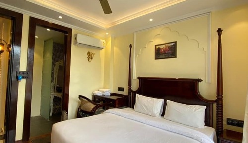 Three Bedroom Heritage Sunset Ganga View