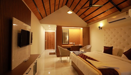 Deluxe Cottage, 1 King Bed, Pool View
