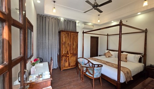 Grand Room, 1 King Bed, Terrace