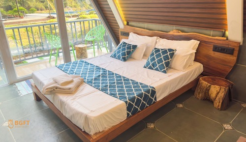 Chalet, Mountain View