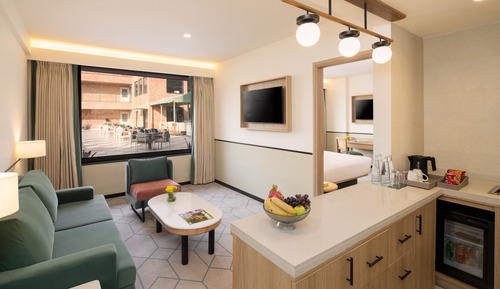 Suite, 1 Bedroom, Pool View