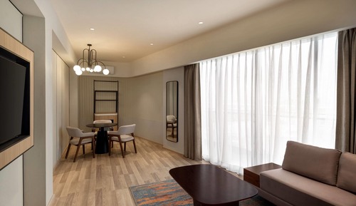 Suite, 1 King Bed