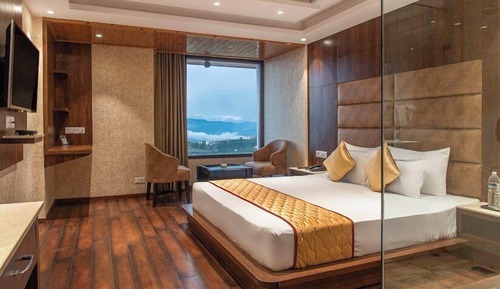 Club Room with Valley View - Centrally Heated