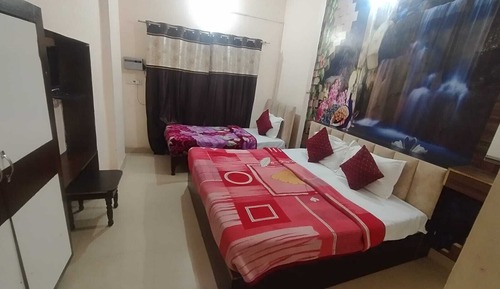 Economy Triple Room