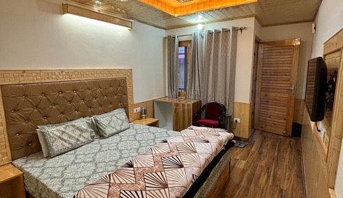 Premium Room, Balcony, Mountain View