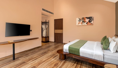 Classic Double Room, Balcony, Pool View
