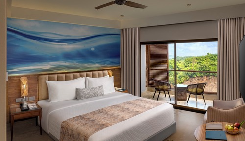 Standard Room, 1 King Bed, Balcony