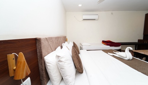 Deluxe Twin Room, Private Bathroom