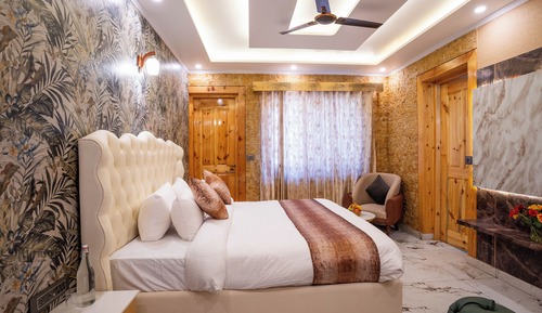 Premier Room