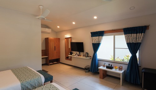 Cottage - 2 Queen Bed - Pool view - Sitout