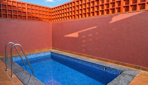 The Crown Pavilion (Private Pool Room)