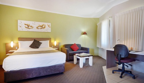 Deluxe Queen Room