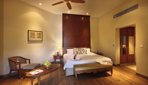 Room, 1 King Bed, Lagoon View (Heritage)