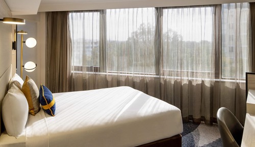 Standard Room, 1 Queen Bed