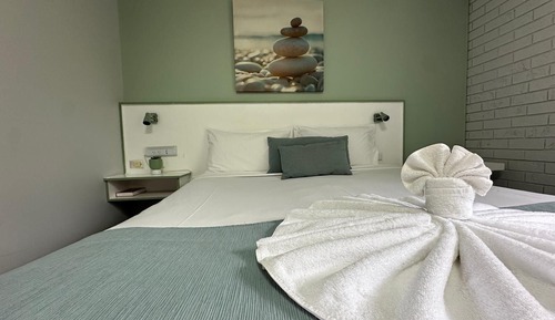 Deluxe King Room