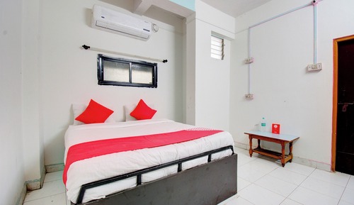 Basic Room, City View