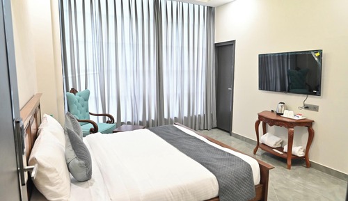 Superior Double Room, City View