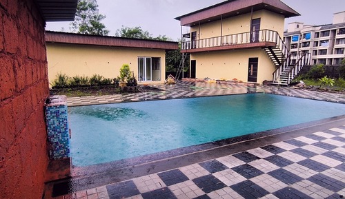 Family Room, Balcony