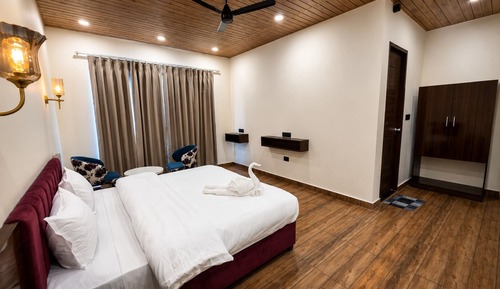 Executive Room, Balcony, Valley View