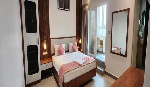 Suite, Balcony, City View