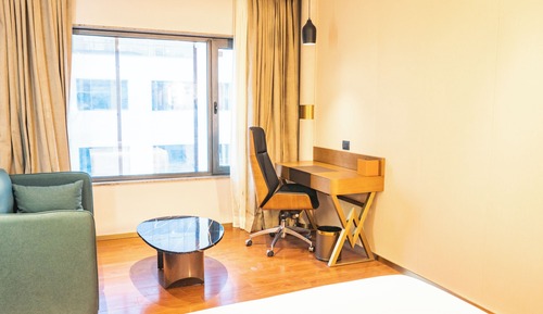 Executive Suite, Pool View