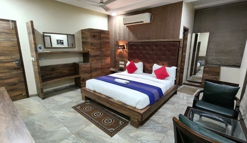 Deluxe Room, City View