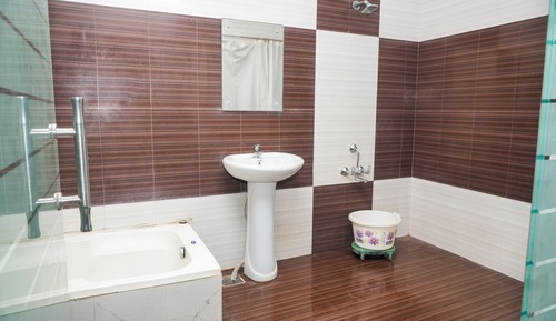Basic Suite, City View