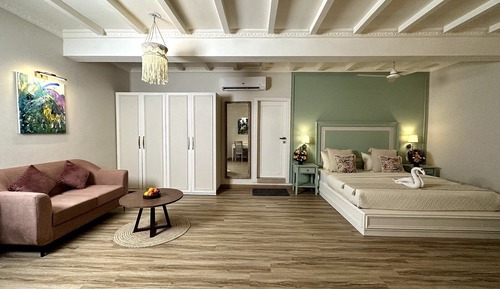 Luxury Suite