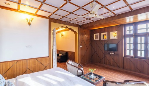 Premier Double Room, Balcony, Mountain View
