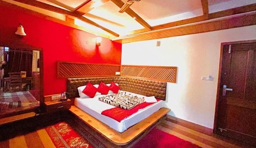 Deluxe Double Room, Balcony, Mountain View