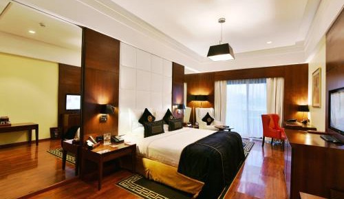 Della Adventure Resort King Bed 