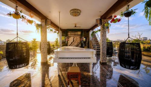 Luxury King Triple Room